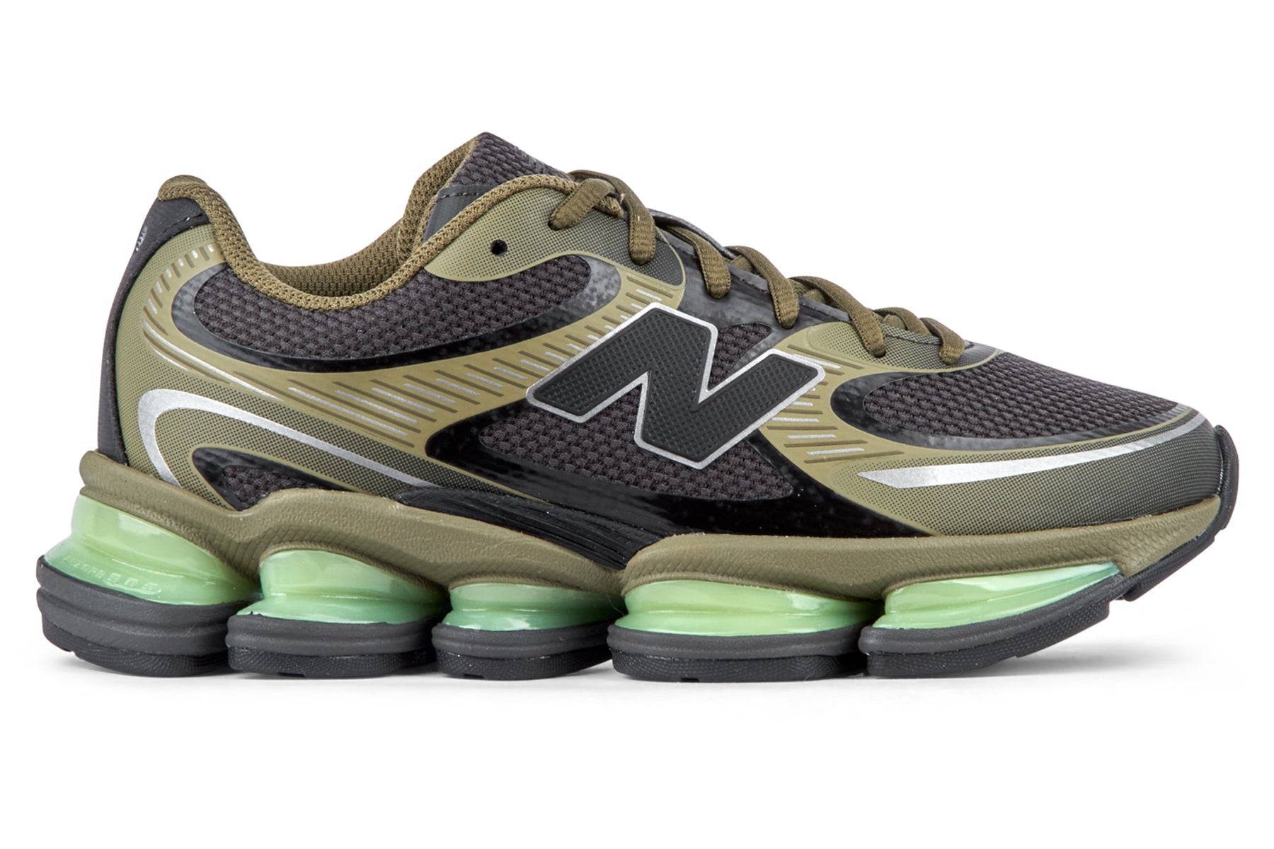 New Balance for Men | Buy Exclusive Sneakers At Shoe Chapter