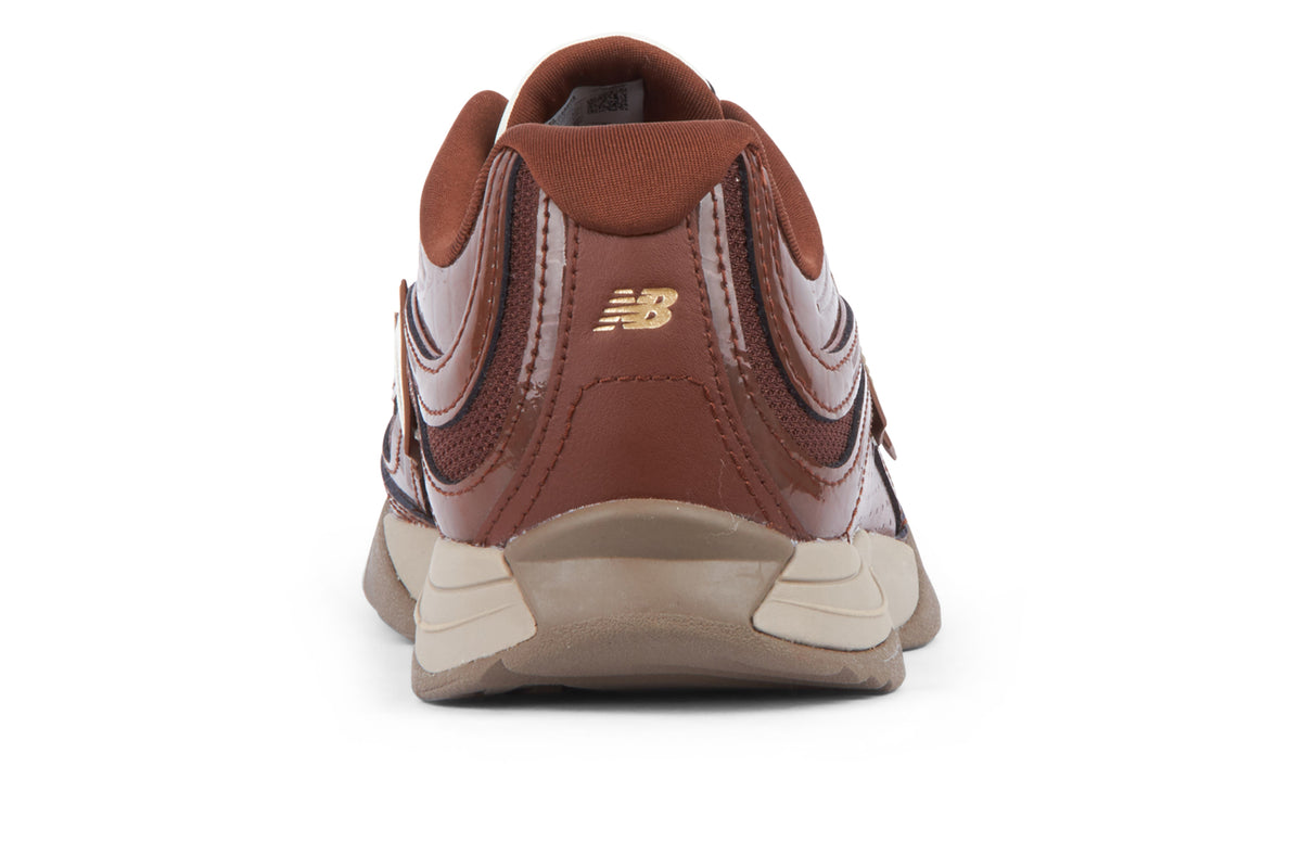 New Balance URC56904 - Rich Oak/Stoneware